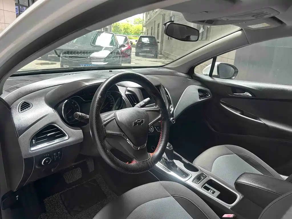 Chevrolet Cruze — миниатюра 14