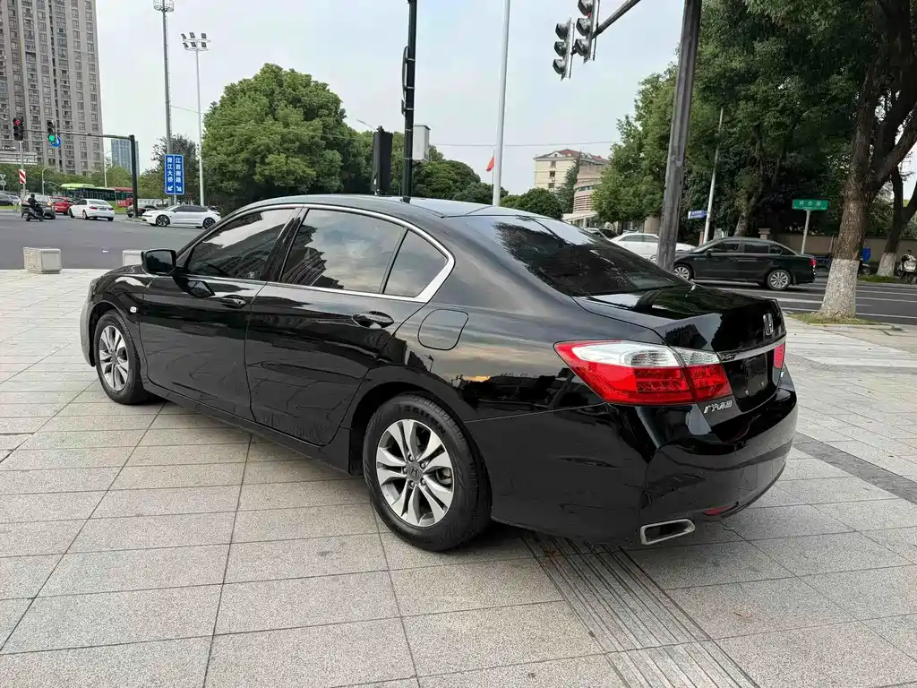 Honda Accord — миниатюра 5