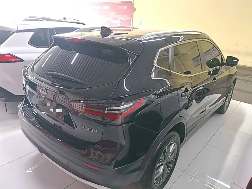 Nissan Qashqai — миниатюра 7