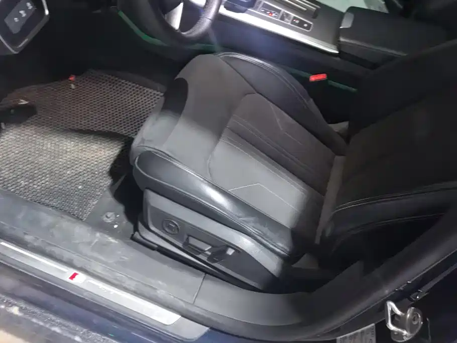 Audi A7L — миниатюра 9