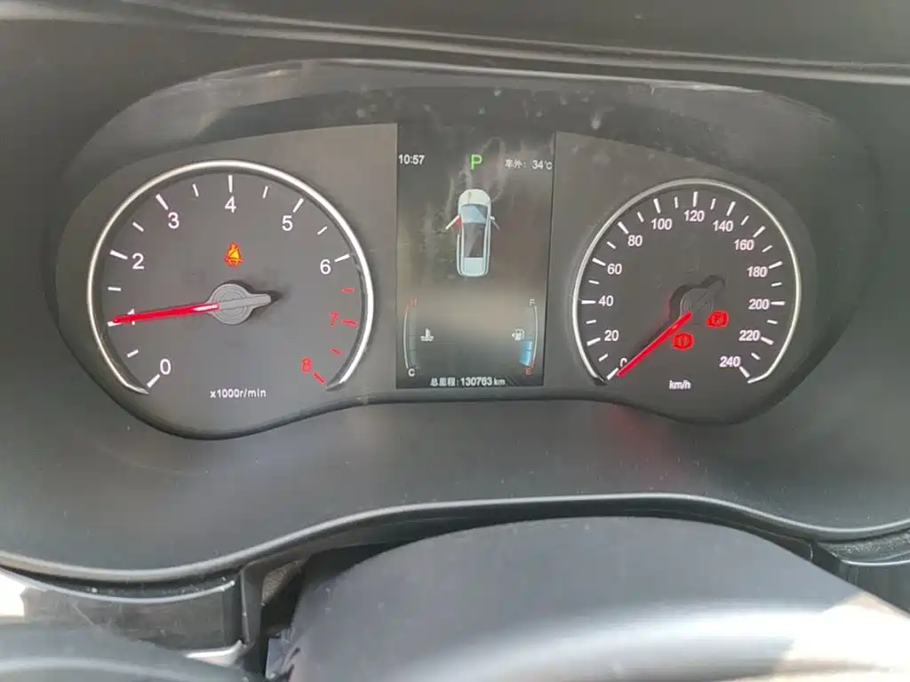 BYD MAX — миниатюра 12