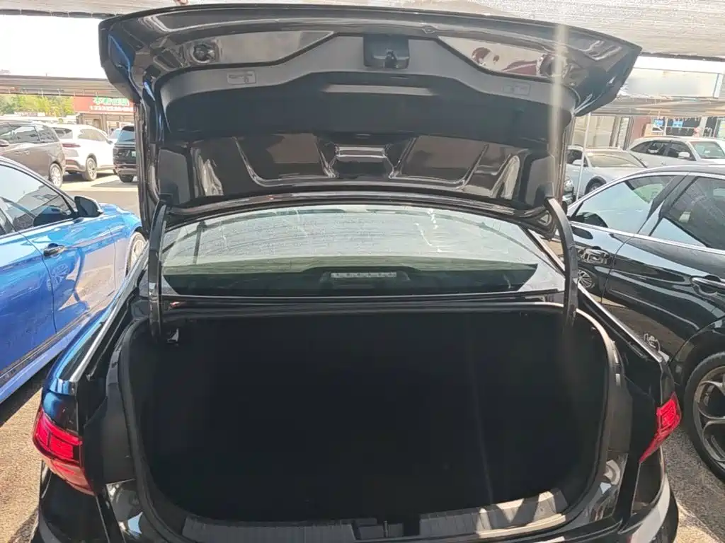 Volkswagen Sagitar — миниатюра 19