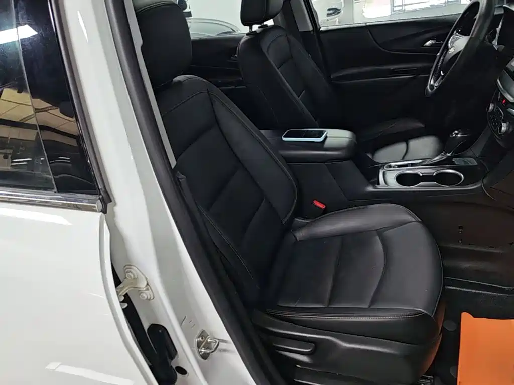 Chevrolet Equinox — миниатюра 25