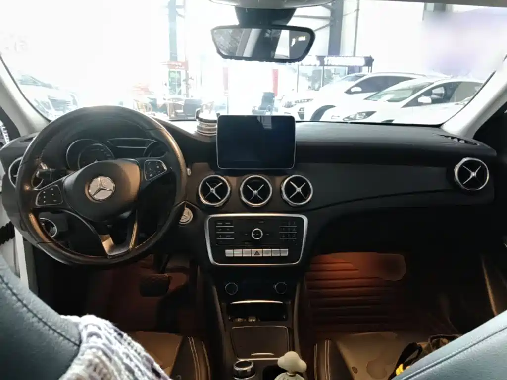 Mercedes-Benz GLA 2018 GLA 200 Fashion