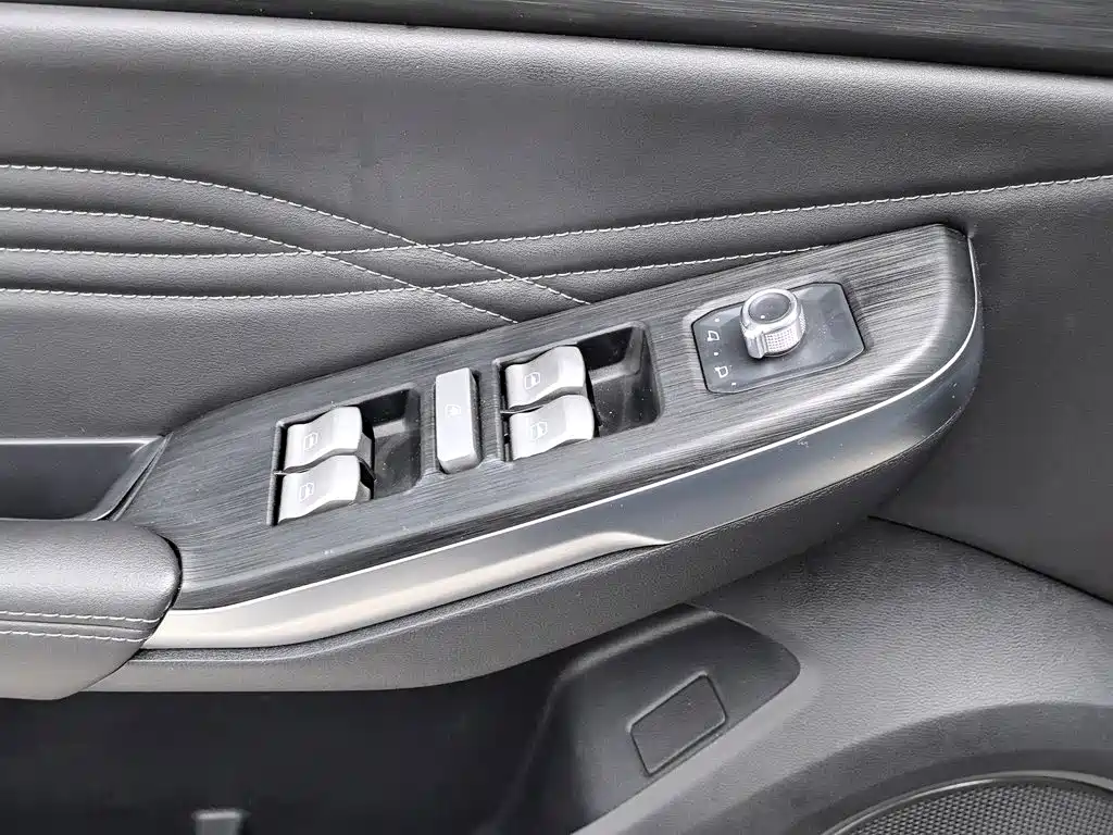 Wey Wey VV5 — миниатюра 9
