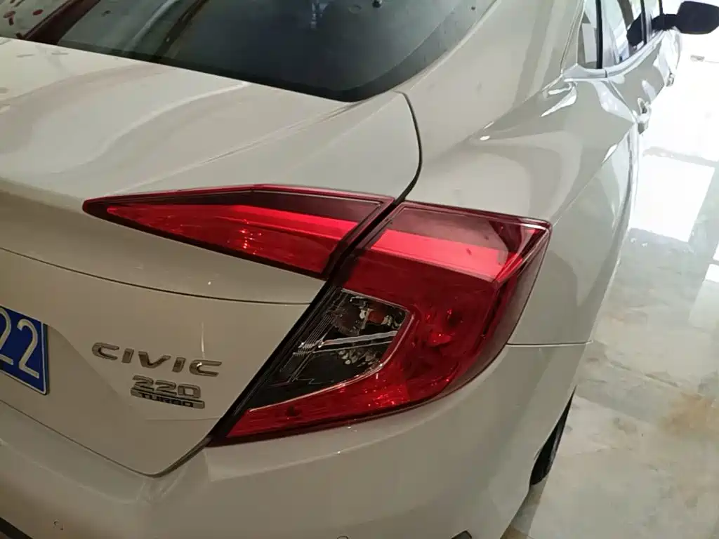 Honda Civic — миниатюра 8