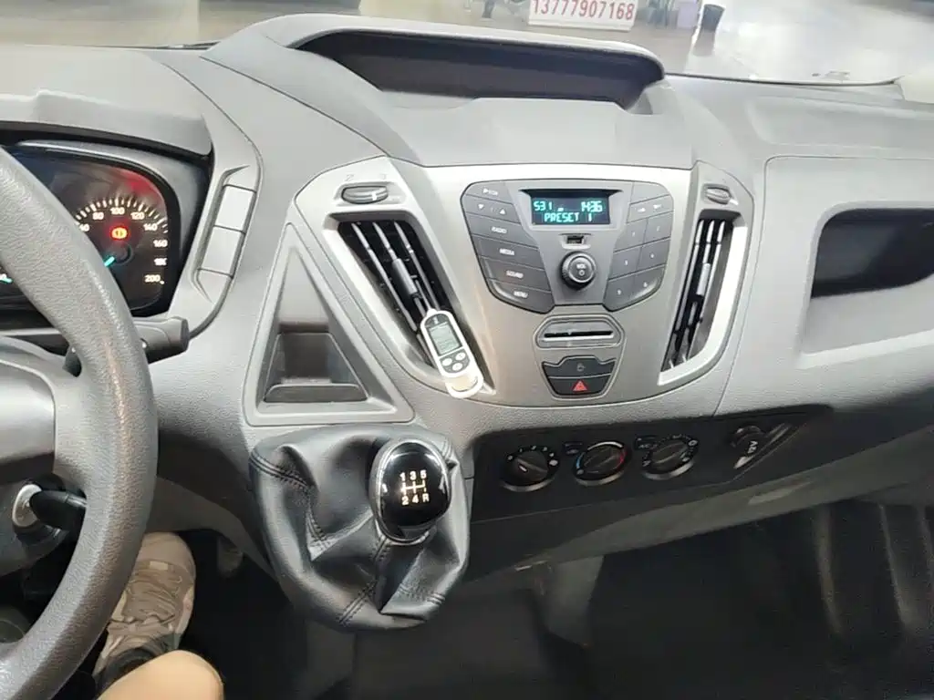 Ford Transit — миниатюра 13