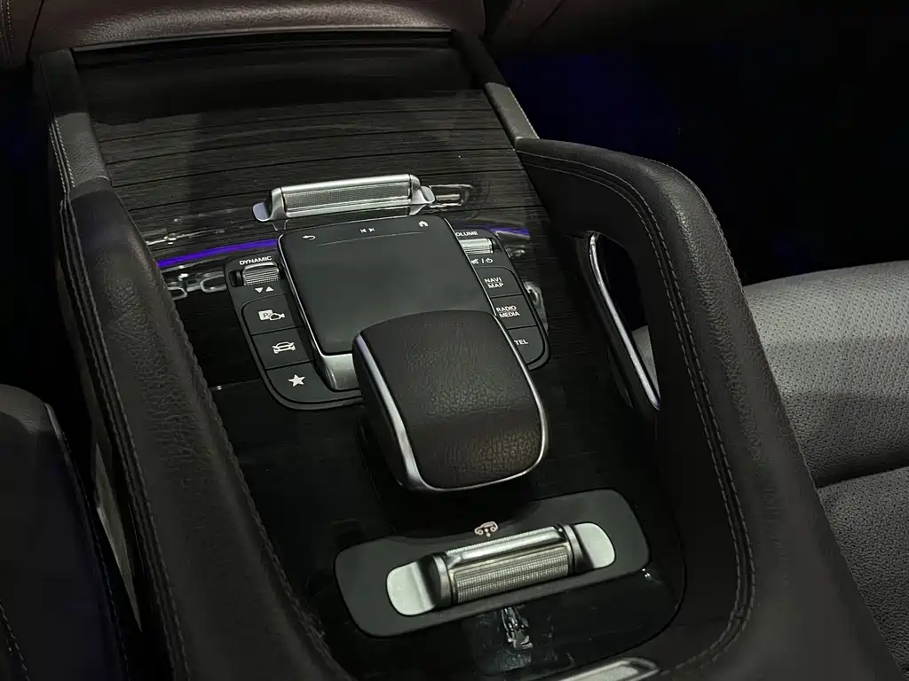 Mercedes-Benz GLS — миниатюра 16