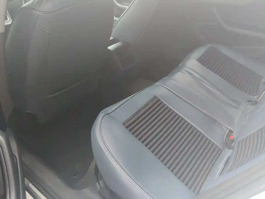 Audi A4L — миниатюра 11