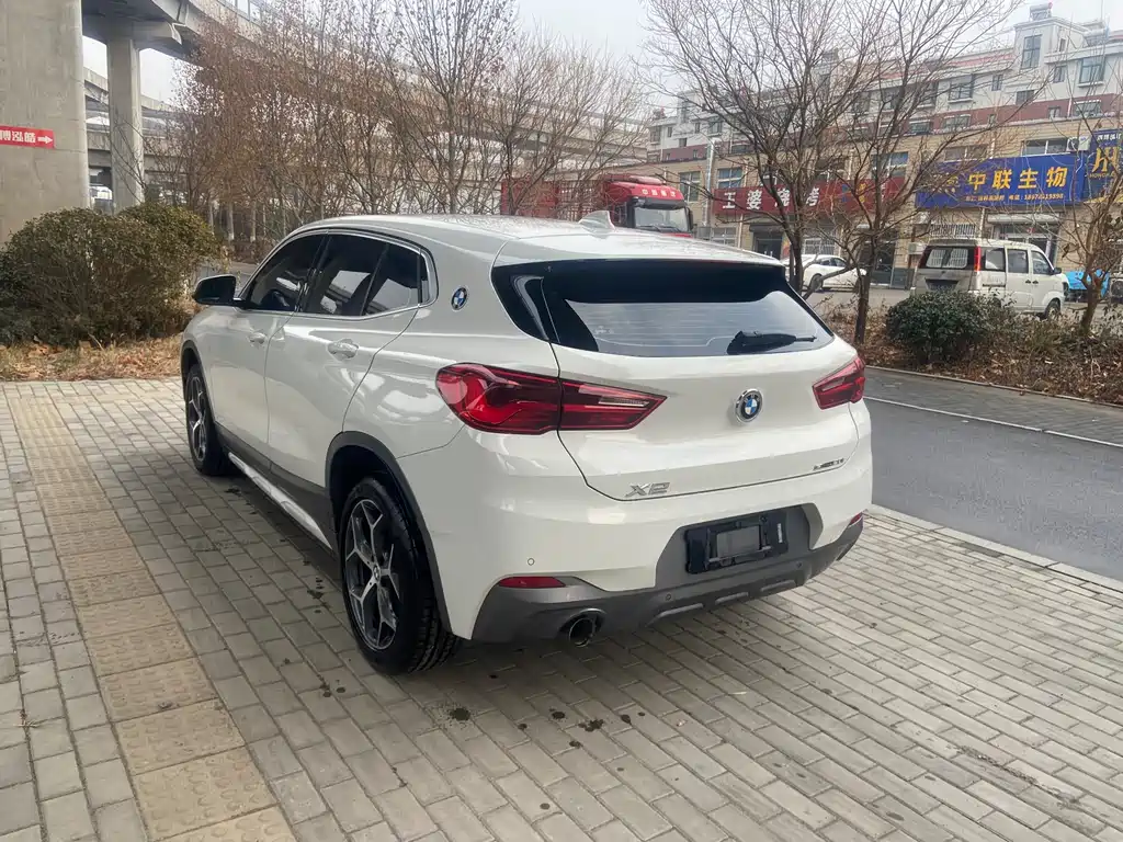 BMW X2