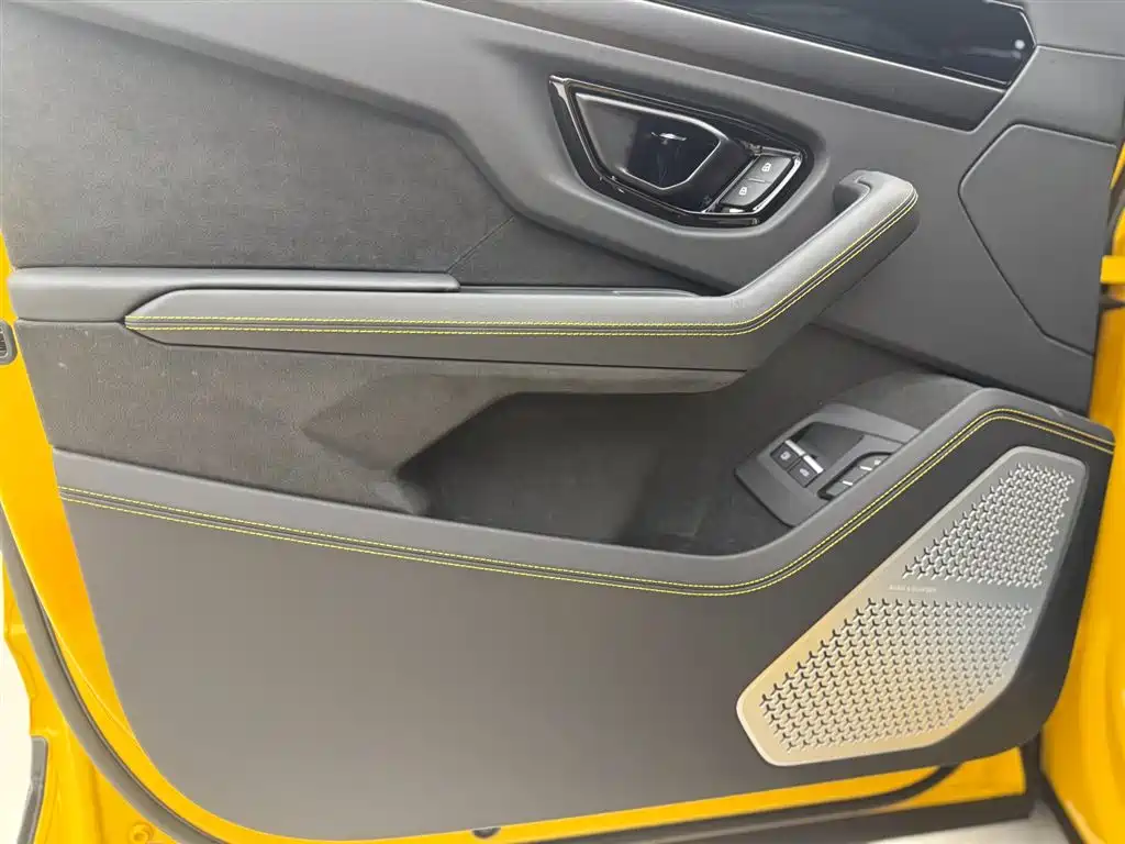 Lamborghini Urus SE — миниатюра 7