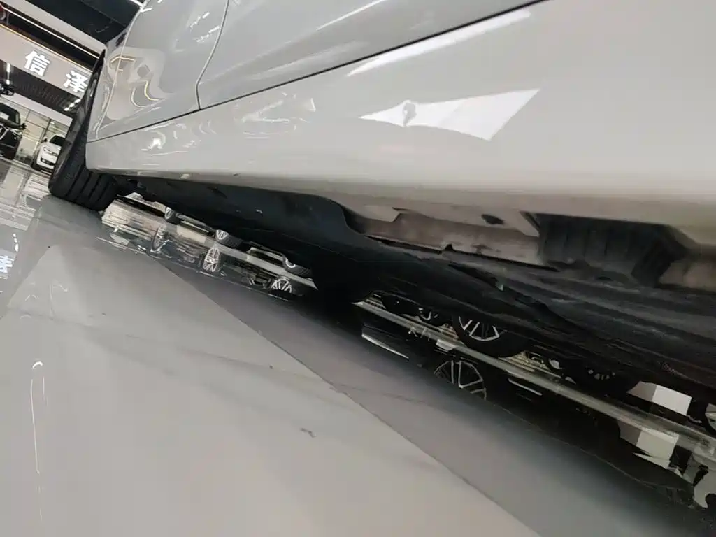 BMW 5 Series — миниатюра 22