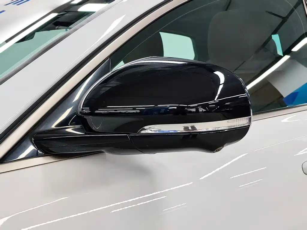 Jaguar XFL 2024 2.0T P300 Flagship Sport