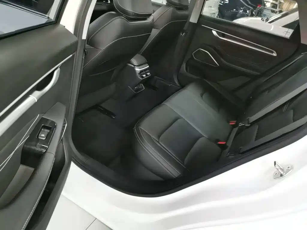 Geely Emgrand — миниатюра 17