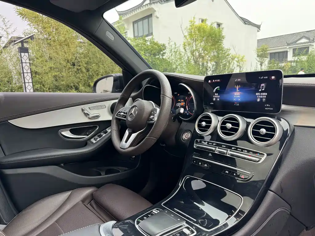Mercedes-Benz GLC — миниатюра 7