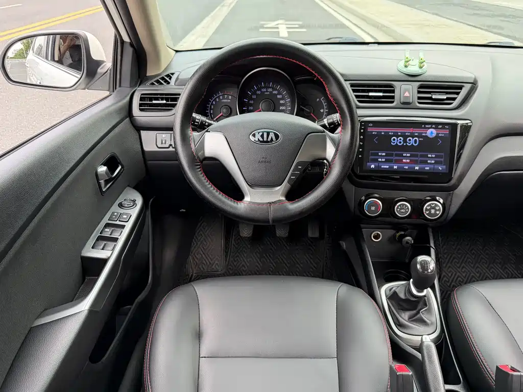 Kia K2 — миниатюра 11