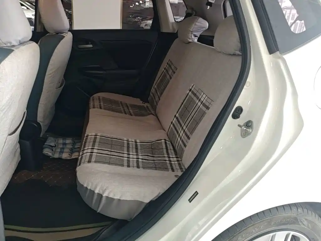 Honda Fit — миниатюра 17