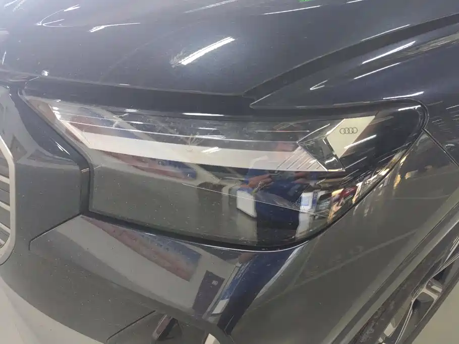 Audi Q4 e-tron — миниатюра 5