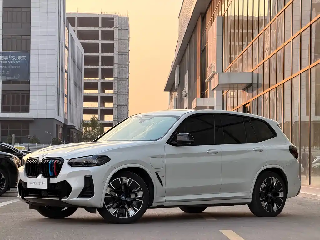BMW iX3