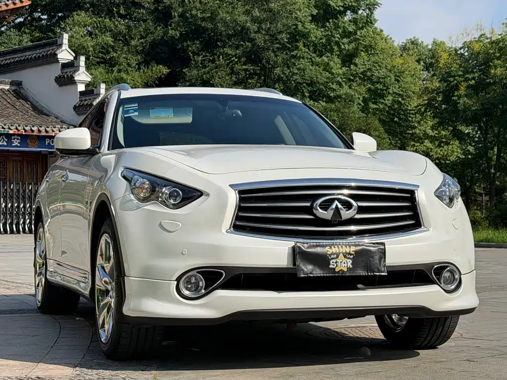 Infiniti QX70 — миниатюра 2
