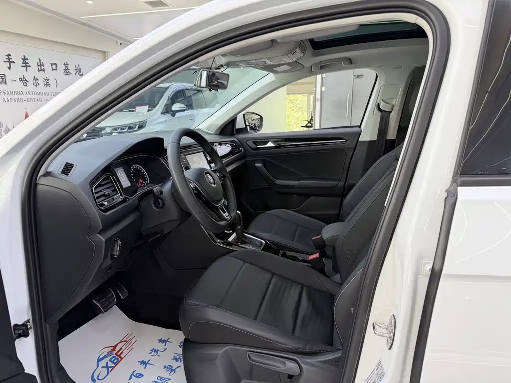 Volkswagen T-Roc — миниатюра 4