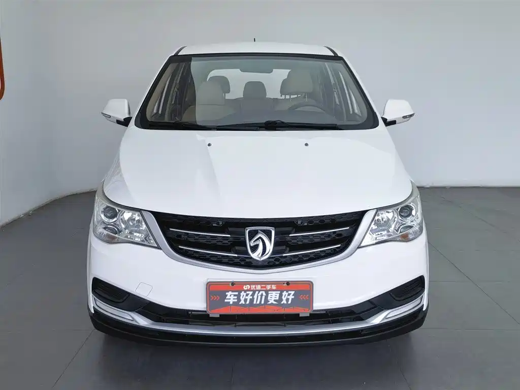 Baojun 730 2016 1.5L MT 5 мест