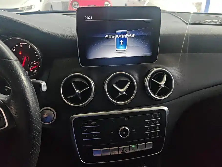 Mercedes-Benz GLA — миниатюра 13