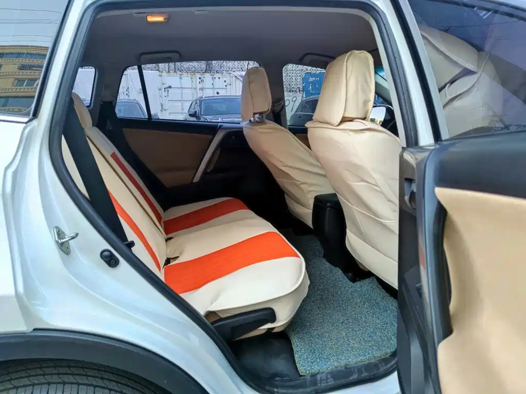 Toyota RAV4 — миниатюра 11