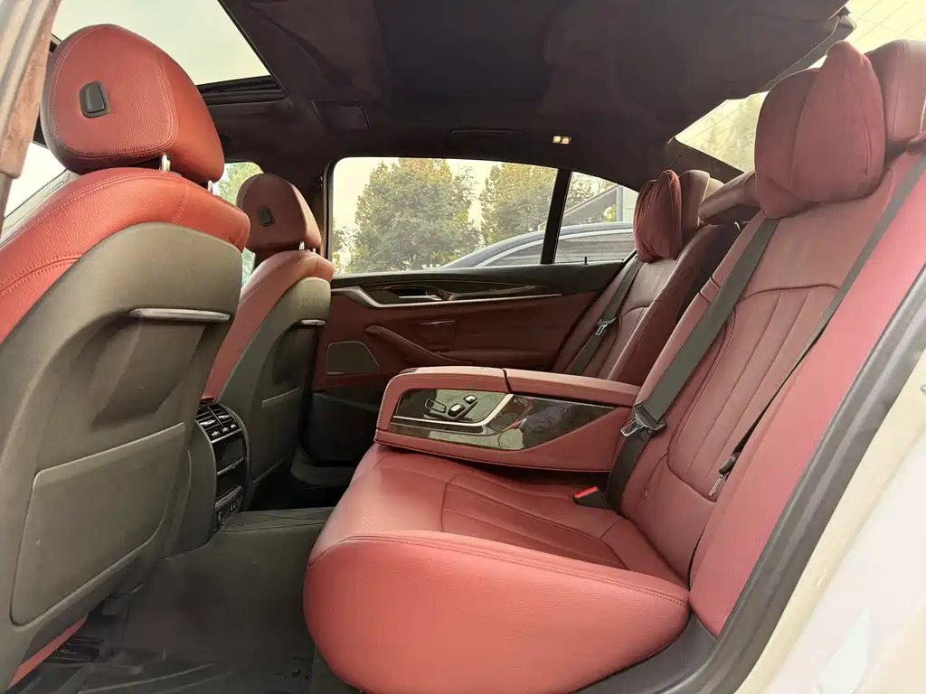 BMW 5 Series — миниатюра 20
