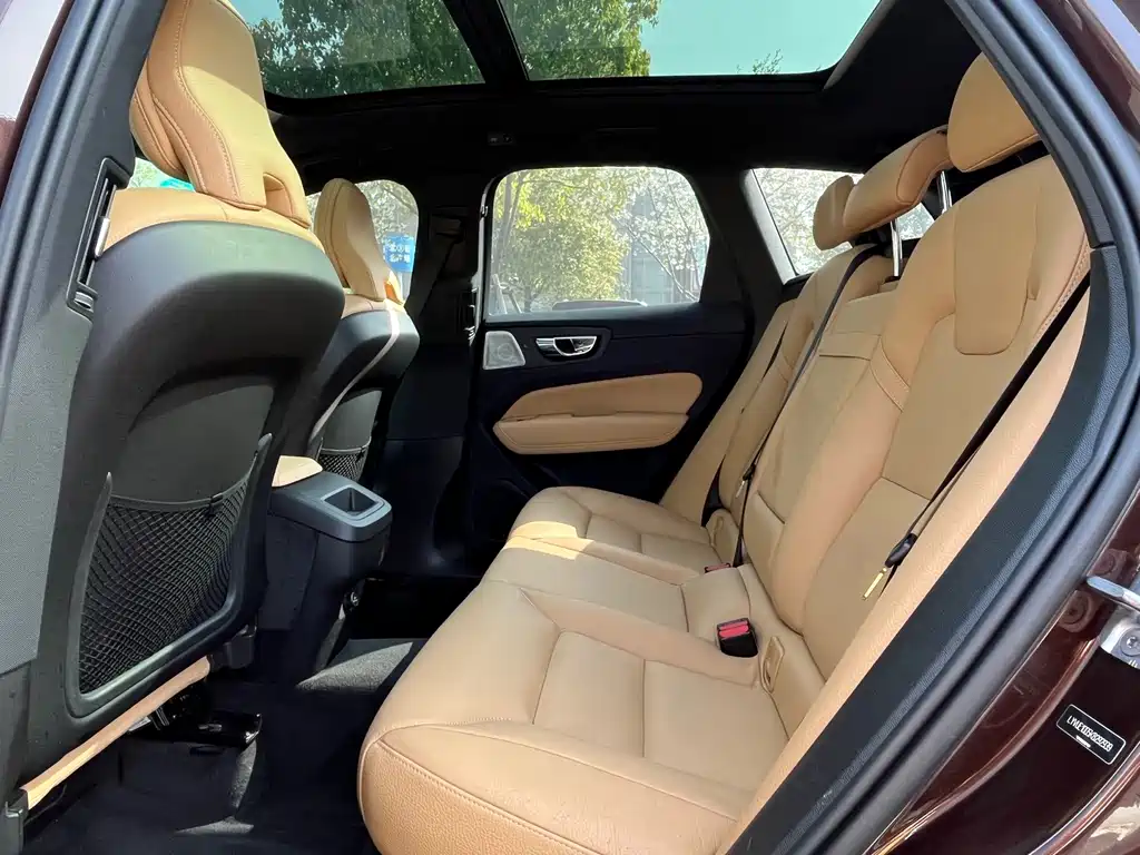 Volvo XC60 — миниатюра 11