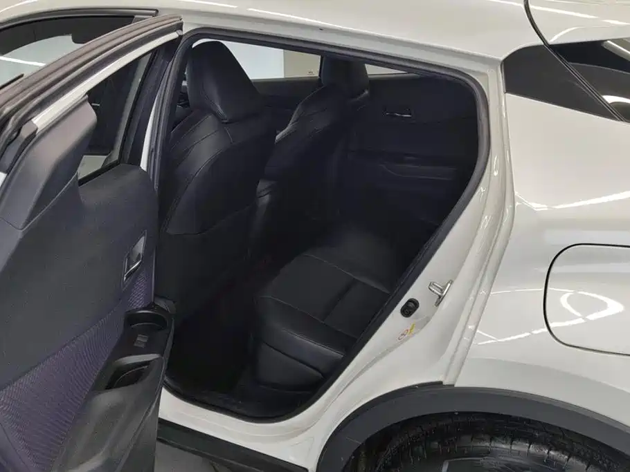 Toyota IZOA — миниатюра 11
