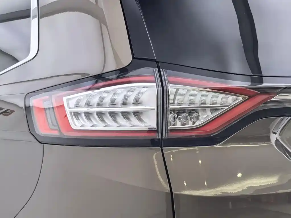 Ford Edge — миниатюра 27