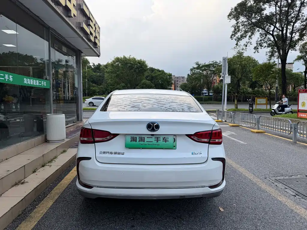 BAIC EU5 — миниатюра 8