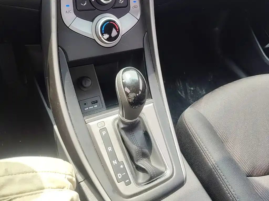 Hyundai Elantra Langdong — миниатюра 14