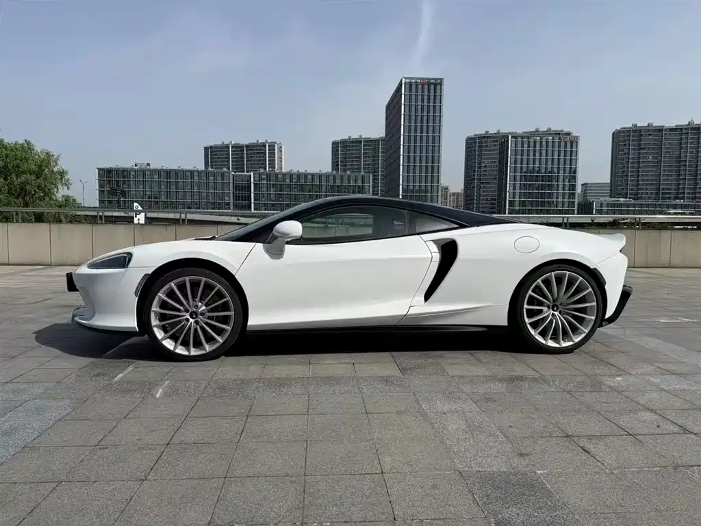 McLaren GT 2023 4.0T