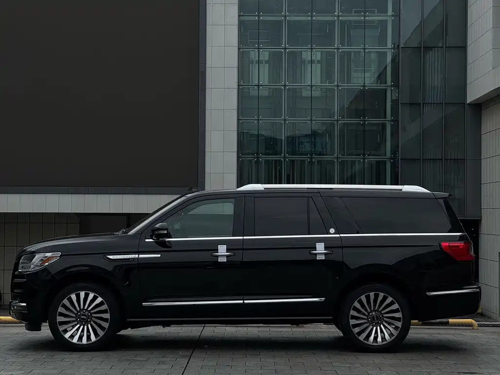 Lincoln Navigator — миниатюра 5
