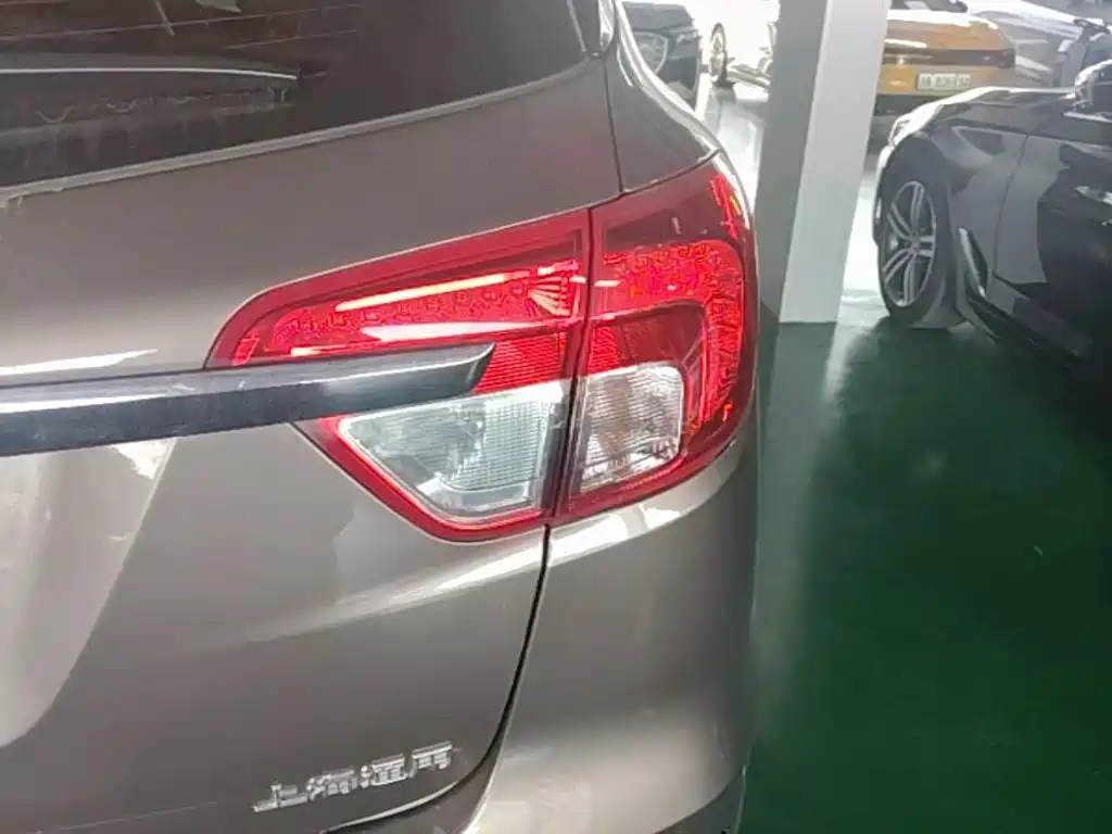 Buick Envision Plus — миниатюра 8