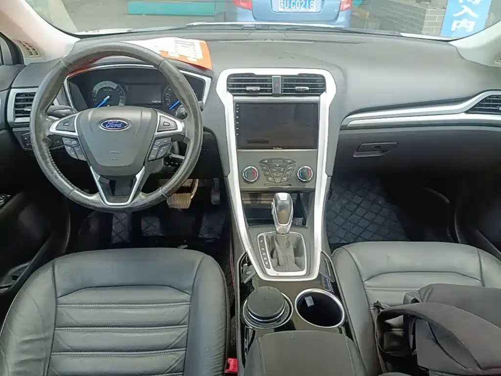 Ford Mondeo — миниатюра 10