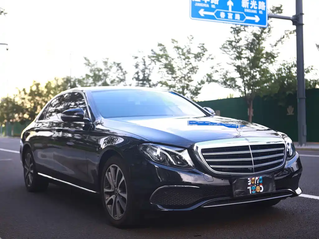Mercedes-Benz E-Class — миниатюра 3