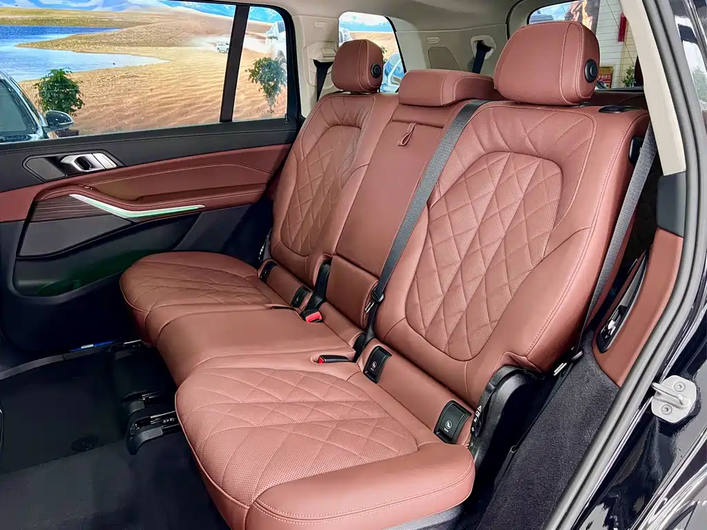 BMW X7 — миниатюра 11