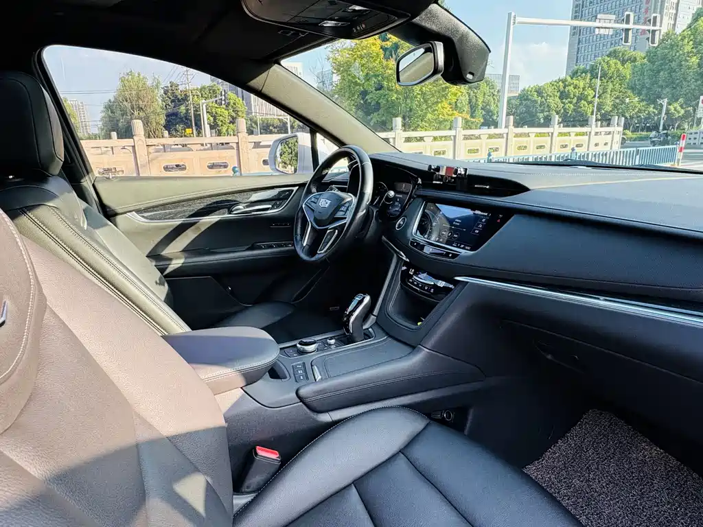 Cadillac XT5 — миниатюра 10