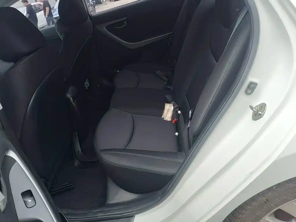 Hyundai Elantra Langdong — миниатюра 17