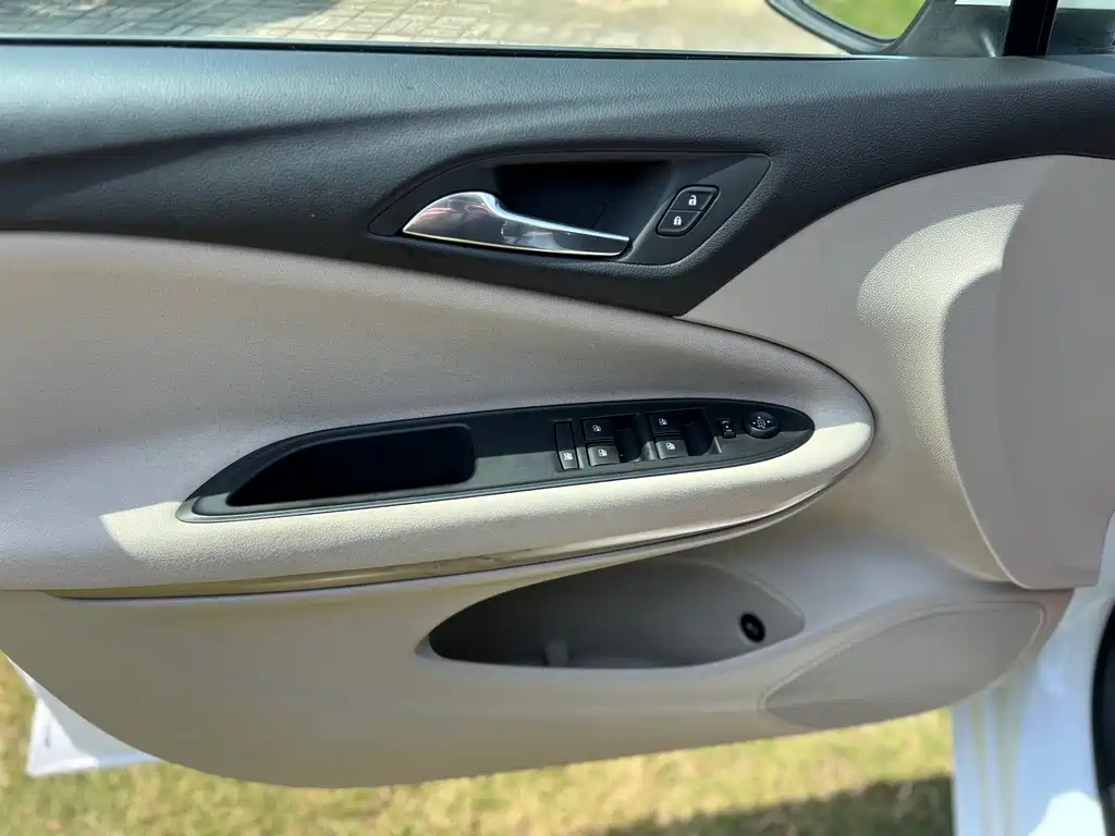 Buick Verano — миниатюра 16