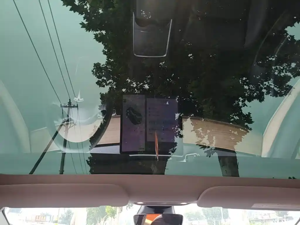 Tesla Model 3 — миниатюра 18