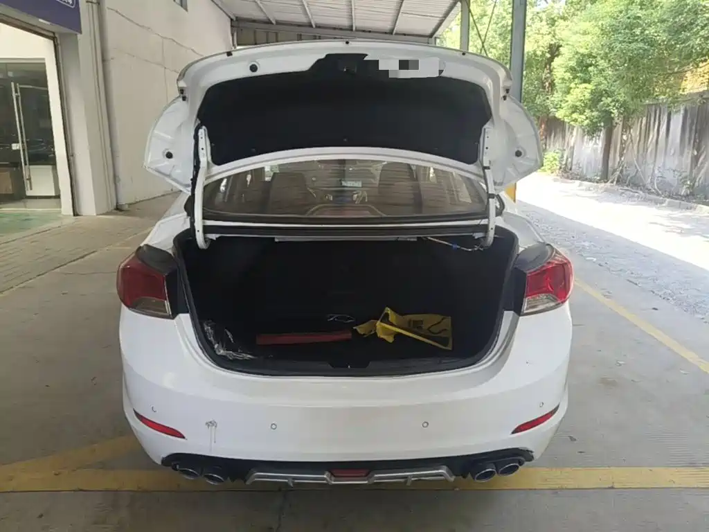 Hyundai Elantra Langdong — миниатюра 19