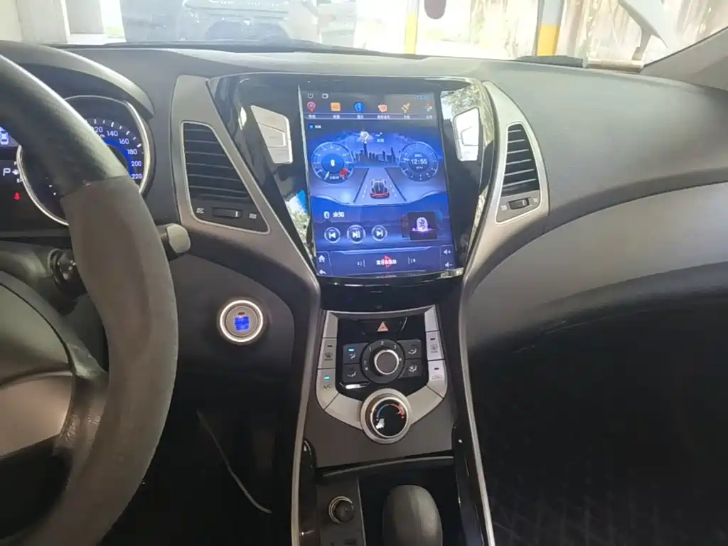 Hyundai Elantra Langdong — миниатюра 13