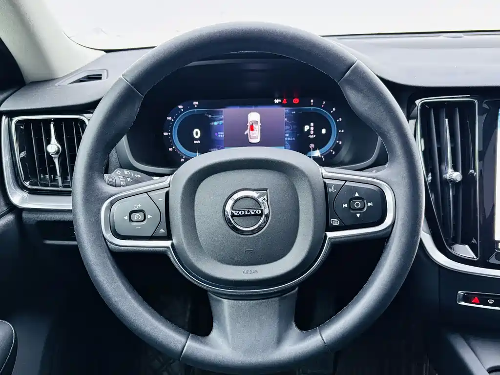 Volvo S60 2023 B4 Luxury