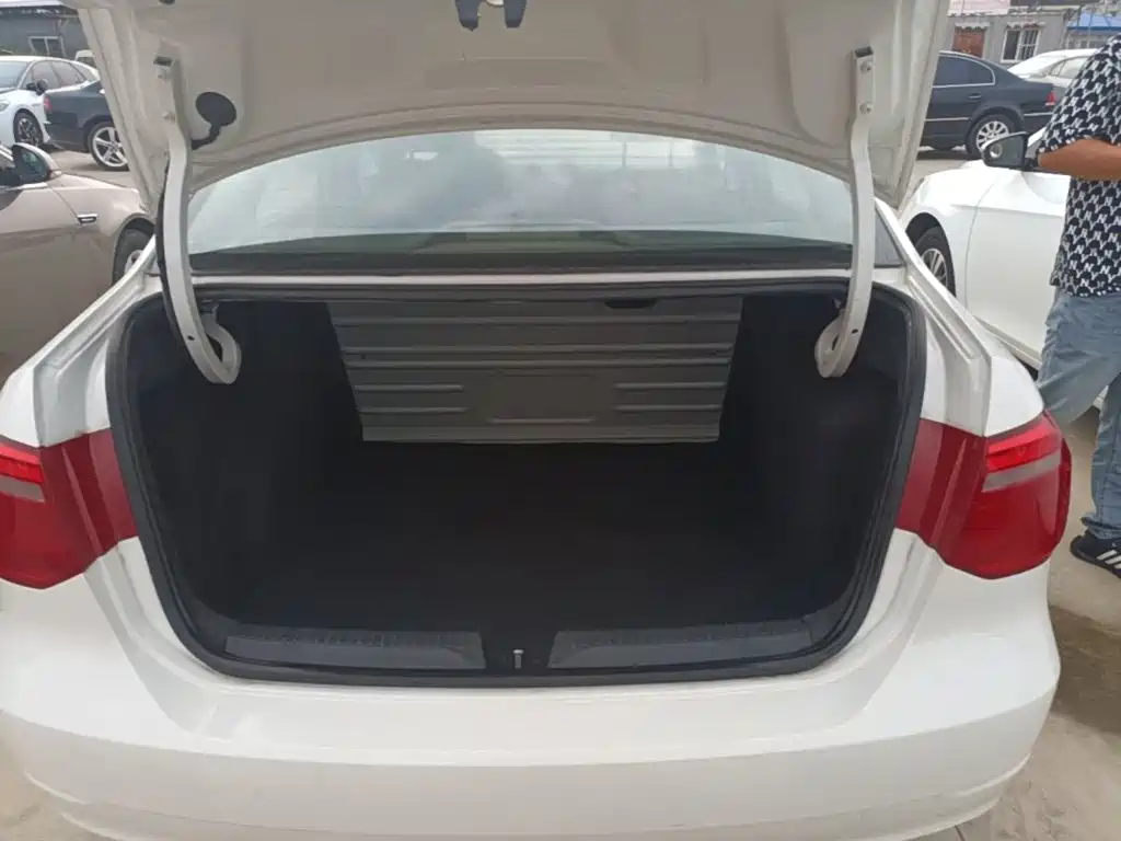Volkswagen Jetta — миниатюра 19