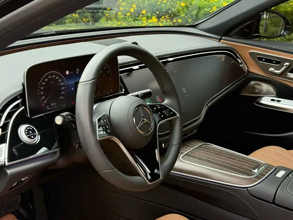 Mercedes-Benz E-Class — миниатюра 4