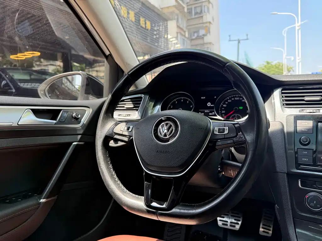 Volkswagen Golf — миниатюра 9